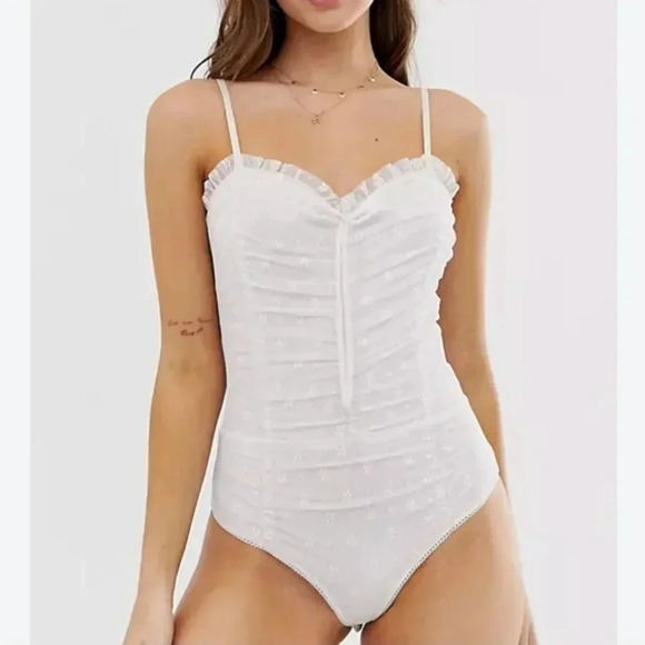 emory park Tops - NWOT Emory park cami bodysuit in ruched floral lace